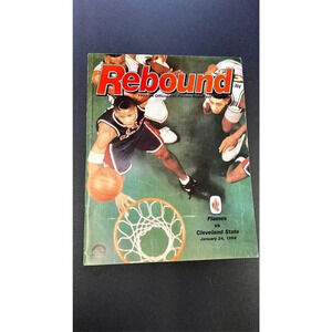 Rebound 1993-1994 Oficial UIC Flames vs Cleveland Basketball Souvenir Magazine S
